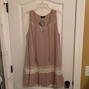 New GiGiO USA beige peasant lace dress tan